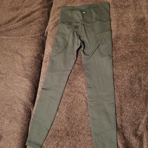 New without ticket VIMMIA high waist pocket legging